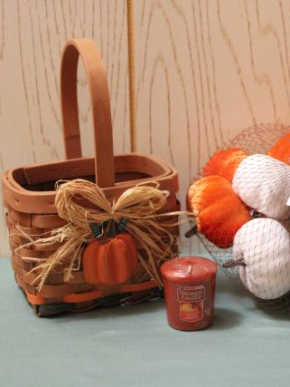 Pumpkin Basket with Yankee Candle & Pumpkin Decorations - New